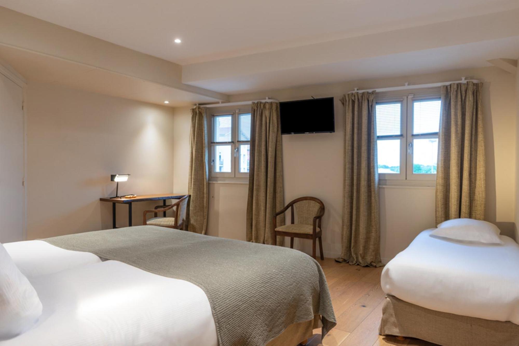Twin Deluxe Room